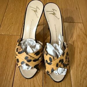 Vero Cuoio Leopard Print Heels